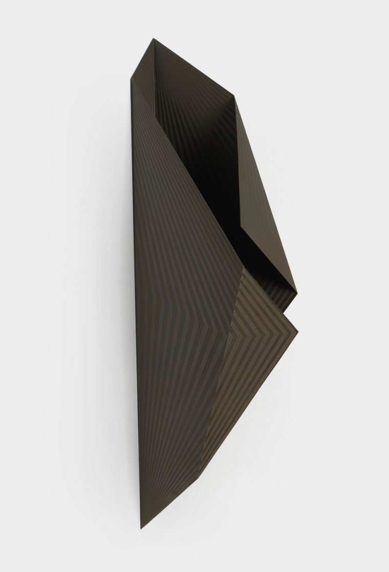 BLACK/05  Material: zinc plate; Dimension: 120 x 36 x 35 cm; Date: 2015