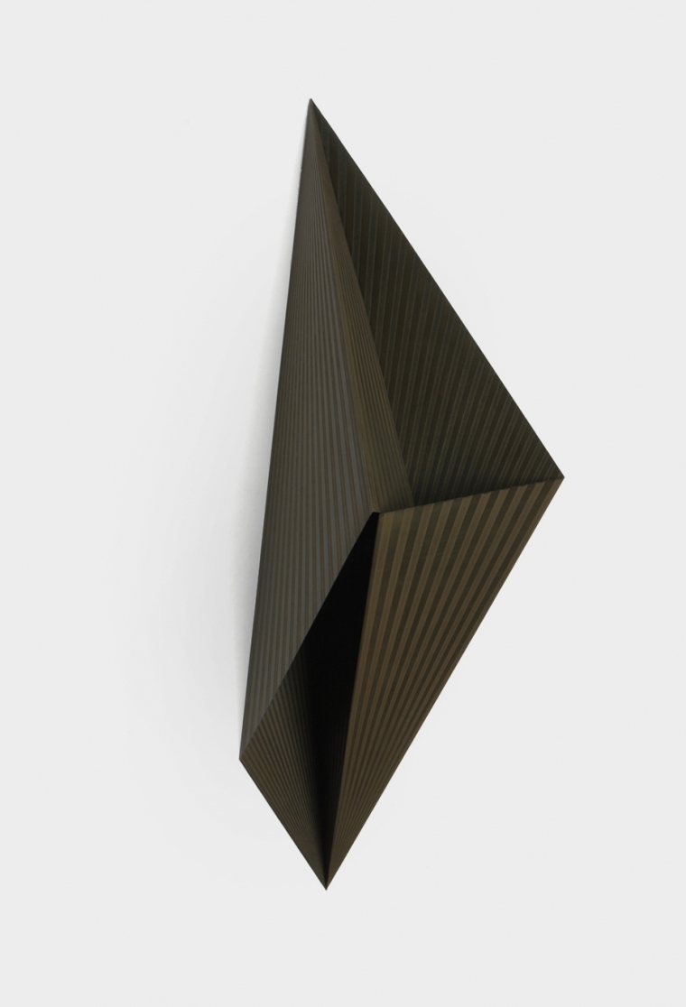 BLACK/04  Material: zinc plate; Dimension: 120 x 36 x 35 cm; Date: 2015
