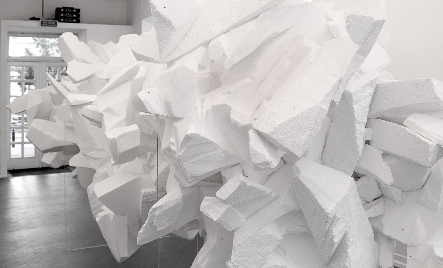 CATERPILLAR  Material: styrofoam, steel, pleksiglas; Dimension: 670 x 280 x 280 cm; Date: 2018