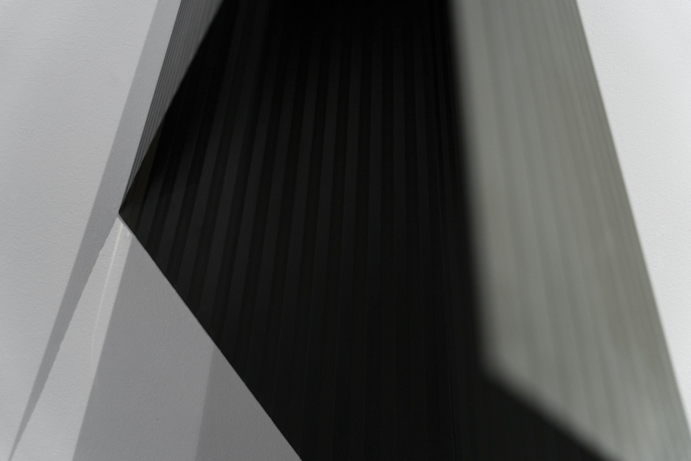 detail BLACK/01 Material: zinc plate; Dimension: 120 x 36 x 35 cm; Date: 2015; photo: Sonia Bober